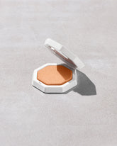 Demi'glow Light-Diffusing Highlighter — Yum Rum