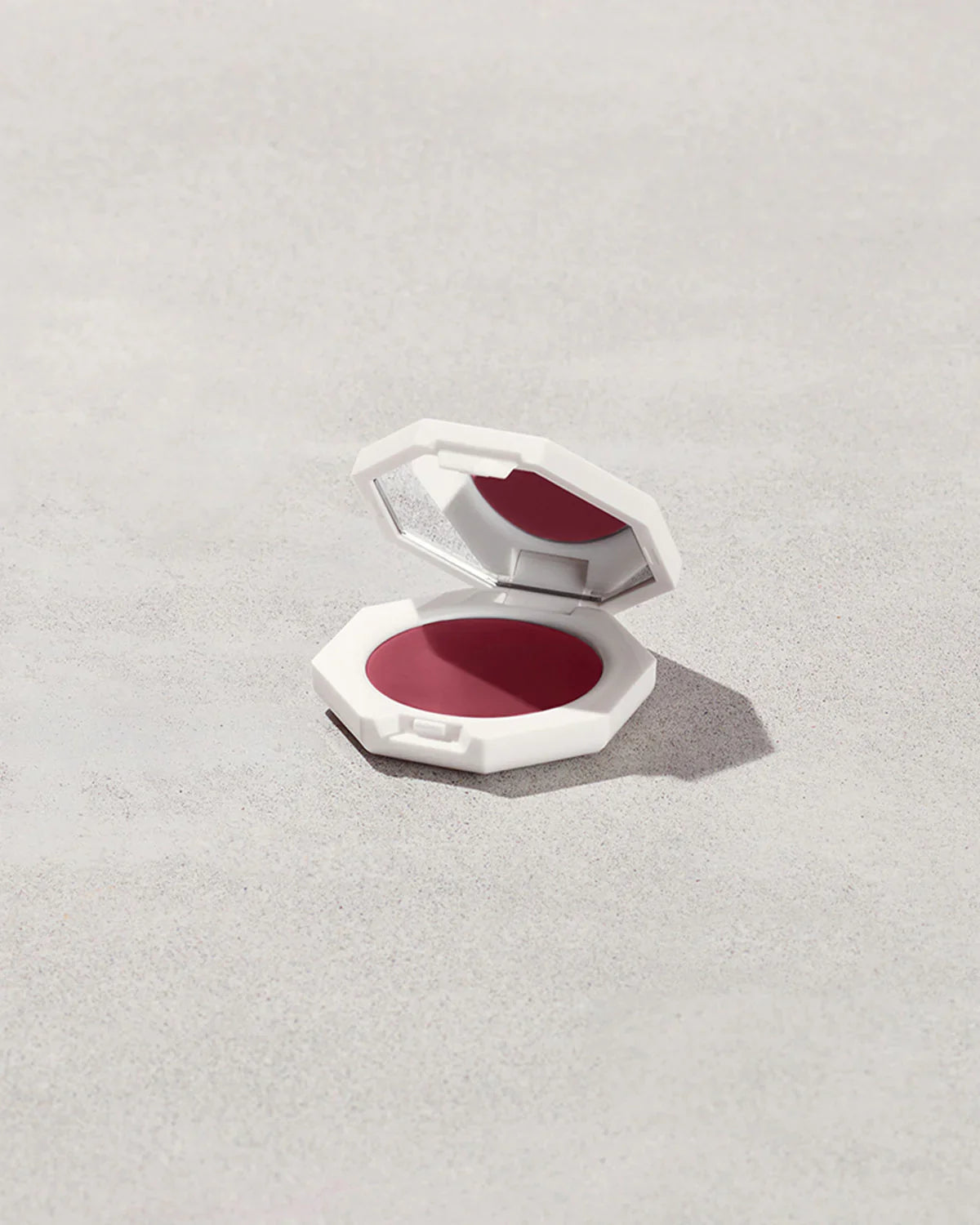 Cheeks Out Freestyle Cream Blush — Riri