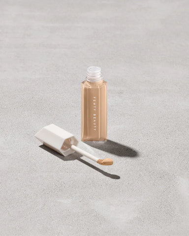 We're Even Hydrating Longwear Concealer — 220W
