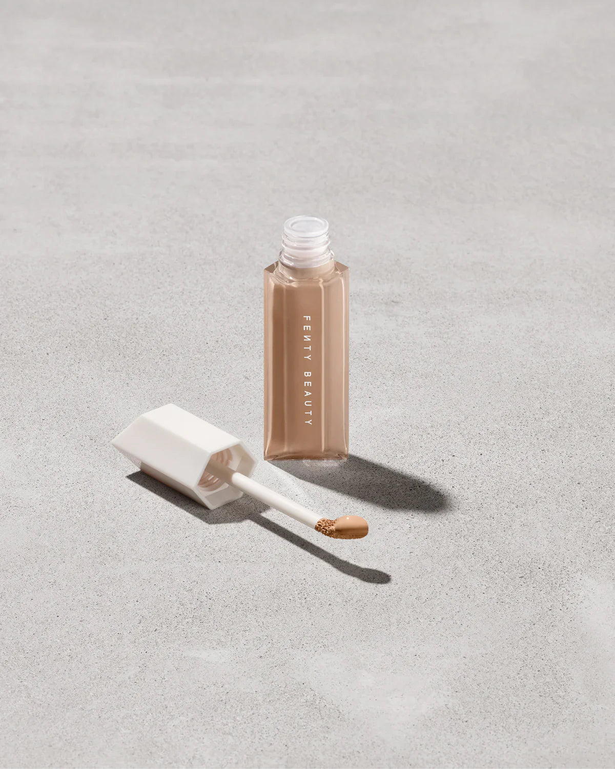 We're Even Hydrating Longwear Concealer — 280C