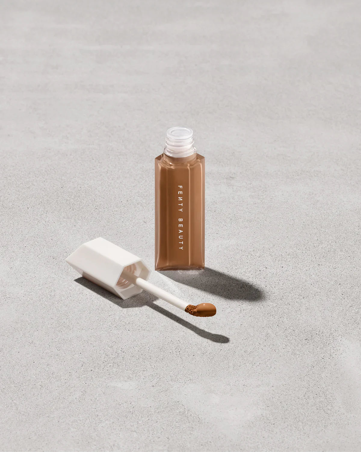 We're Even Hydrating Longwear Concealer — 390C