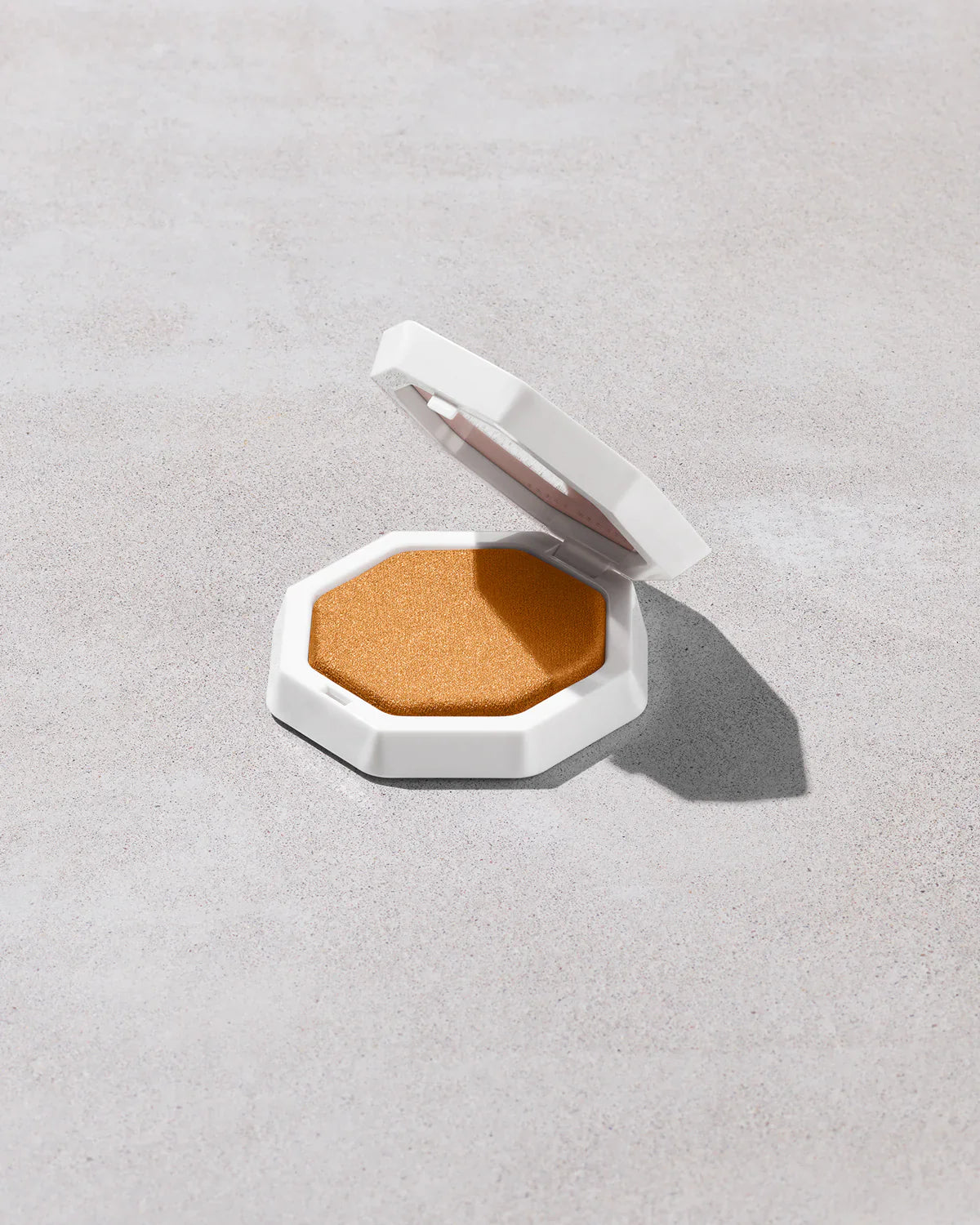 Demi'glow Light-Diffusing Highlighter — Rich Hunnie
