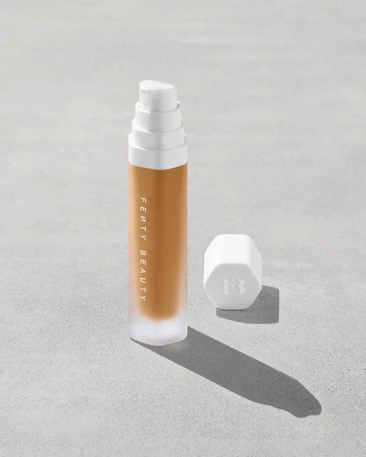 Soft'lit Naturally Luminous Longwear Foundation — 350