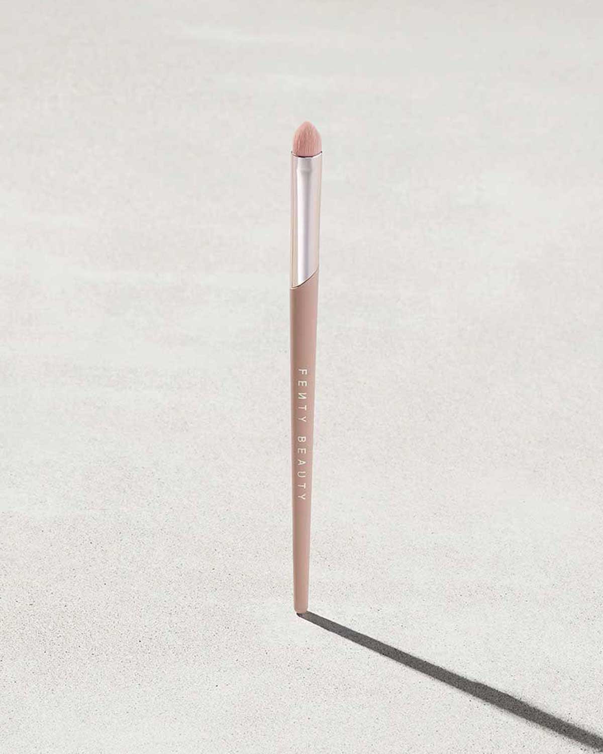 Precise Definition Eyeshadow Brush 220