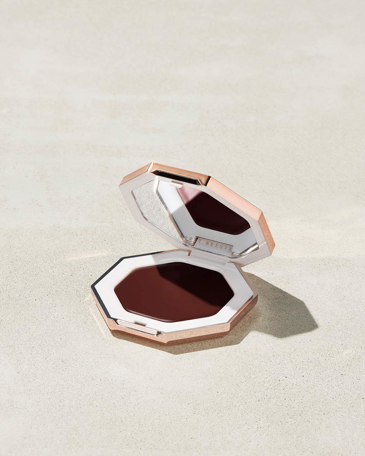 Cheeks Out Freestyle Cream Bronzer — Toffee Tease